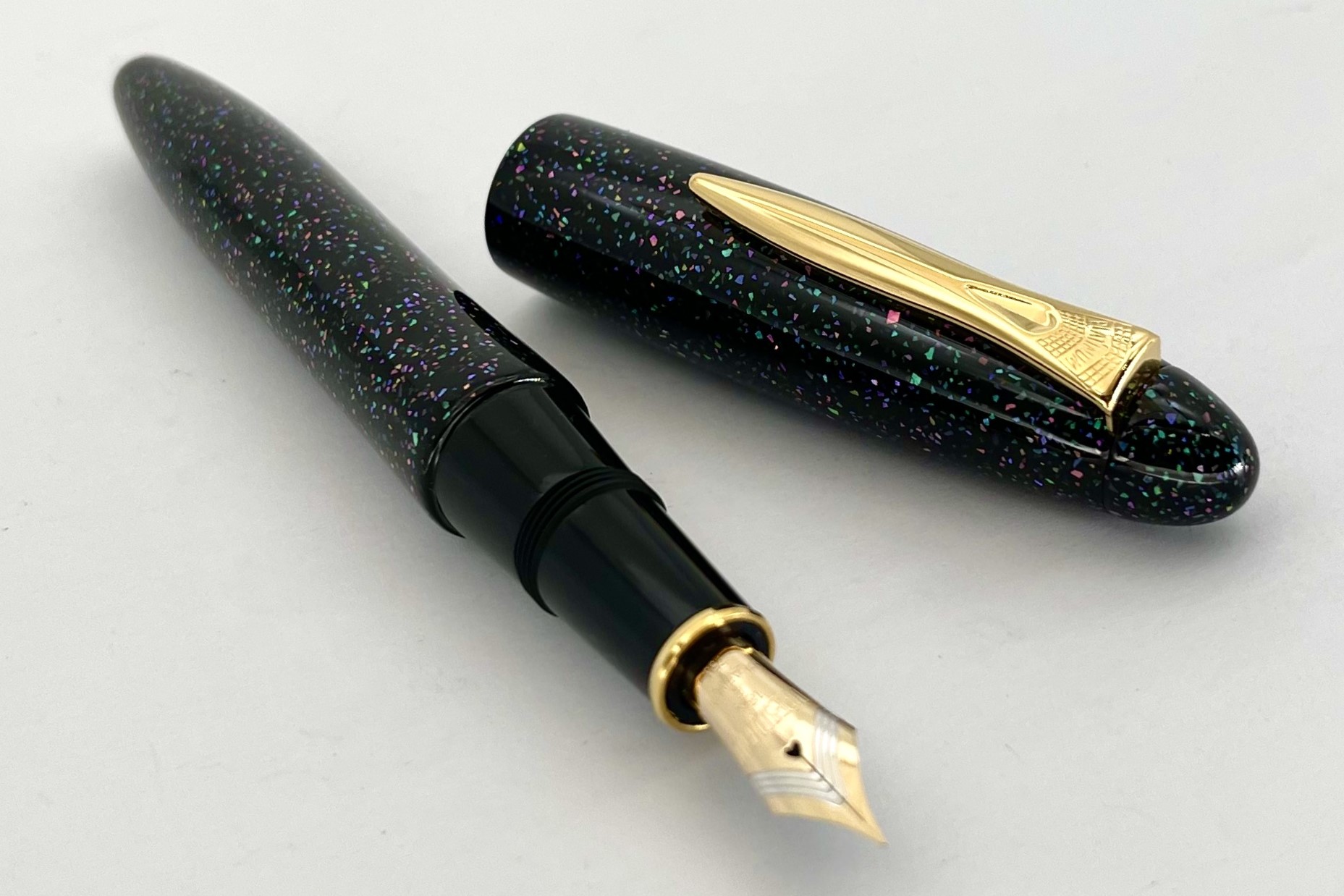 PlatinumIzumoRadenGalaxyFountainPen_G